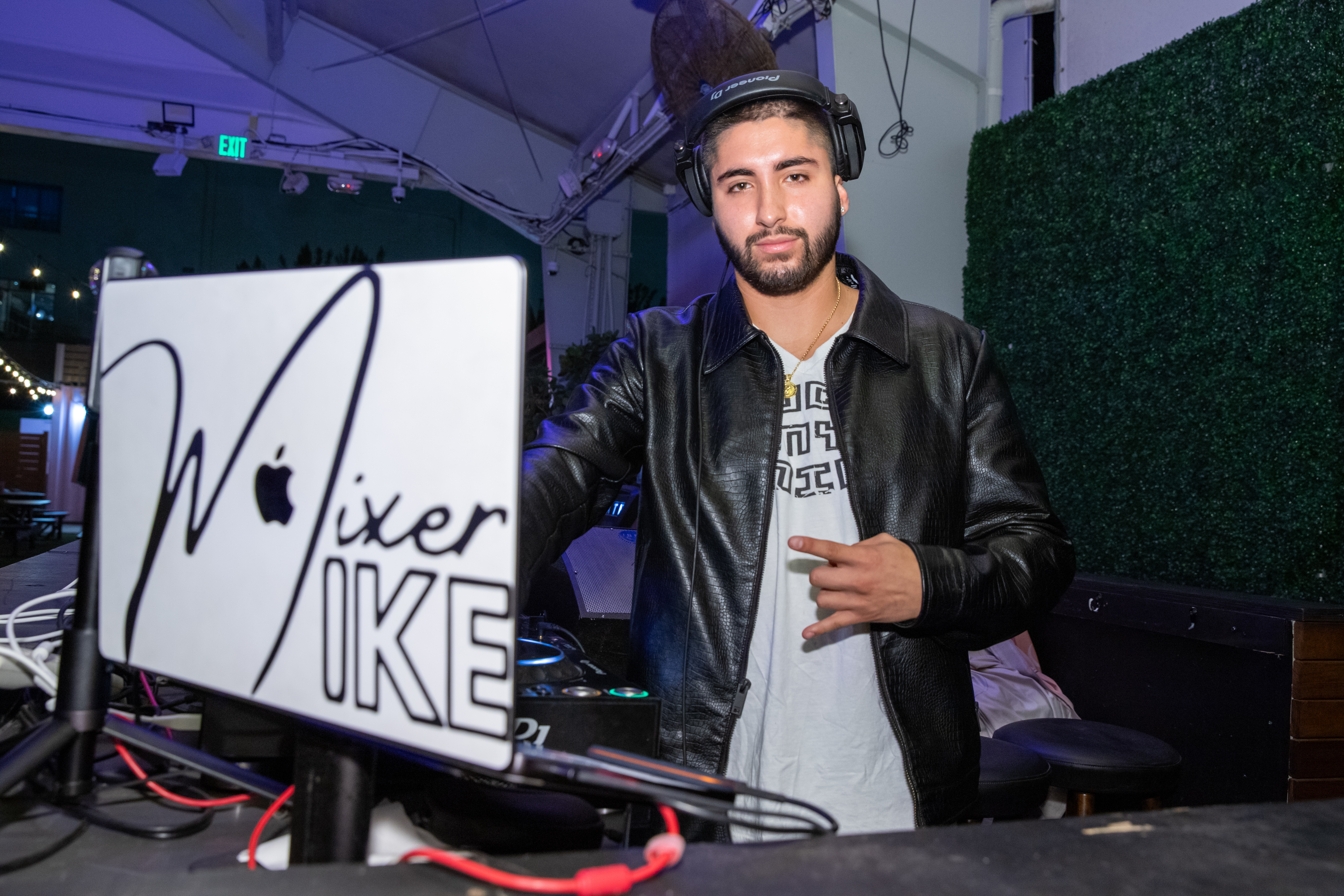 Mixer Mike show